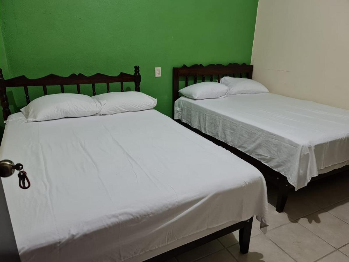 Posada Playa Linda Икстапа Экстерьер фото